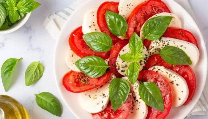 Salada Caprese – Cozinha Mundo