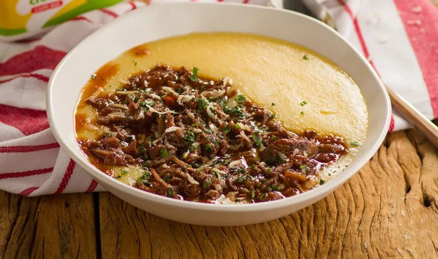 Ragu de Carne com Polenta – Cozinha Mundo